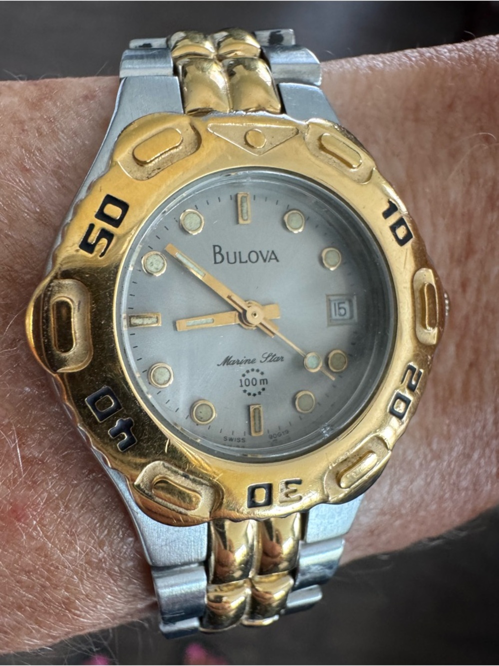 Vintage Women’s Bulova Two-Toned Marine Star Watch - Picture 3 of 9
